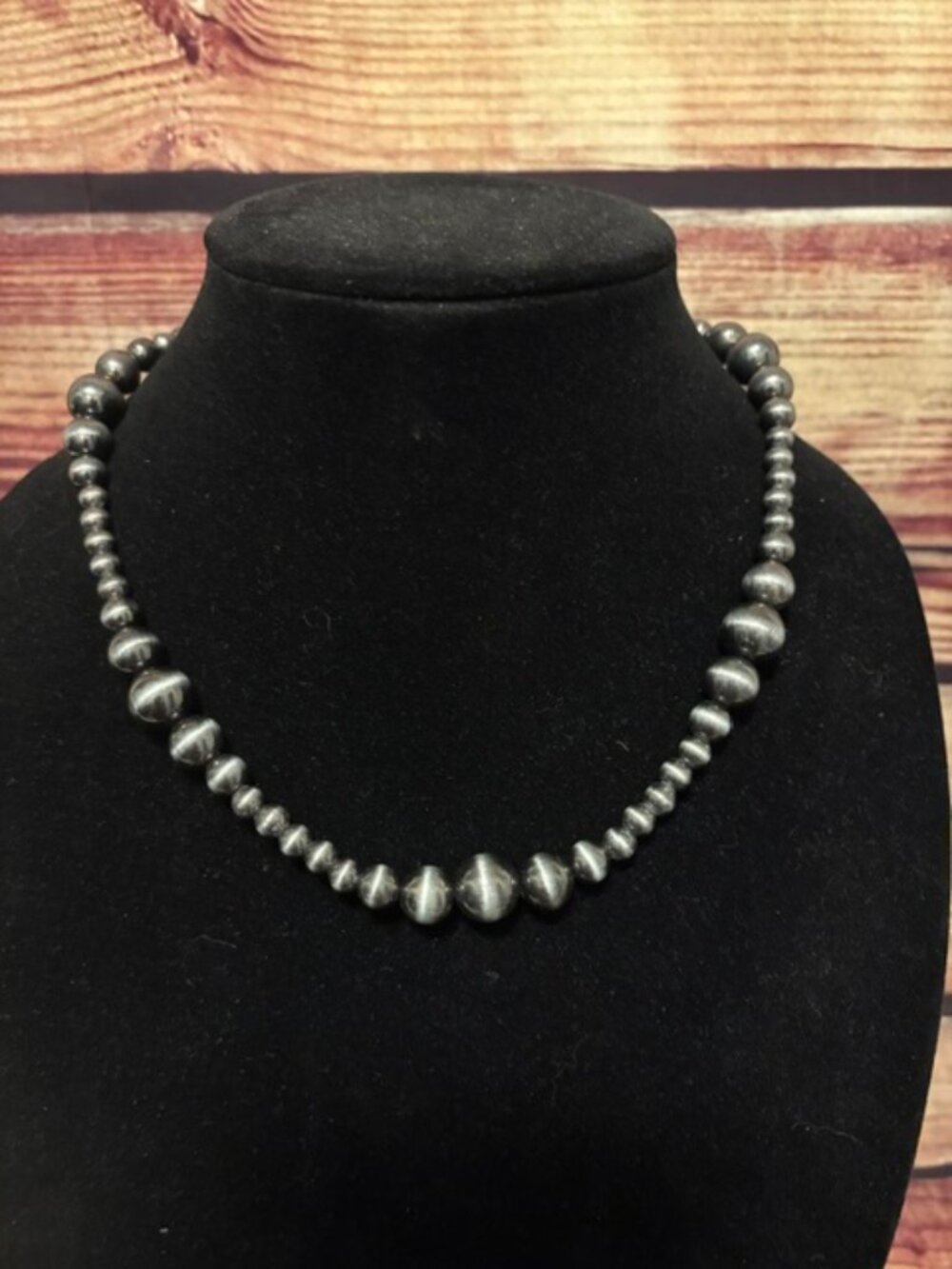 Desert Pearl Faux Graduated Silver Western Necklace NWT - Picture 5 of 6